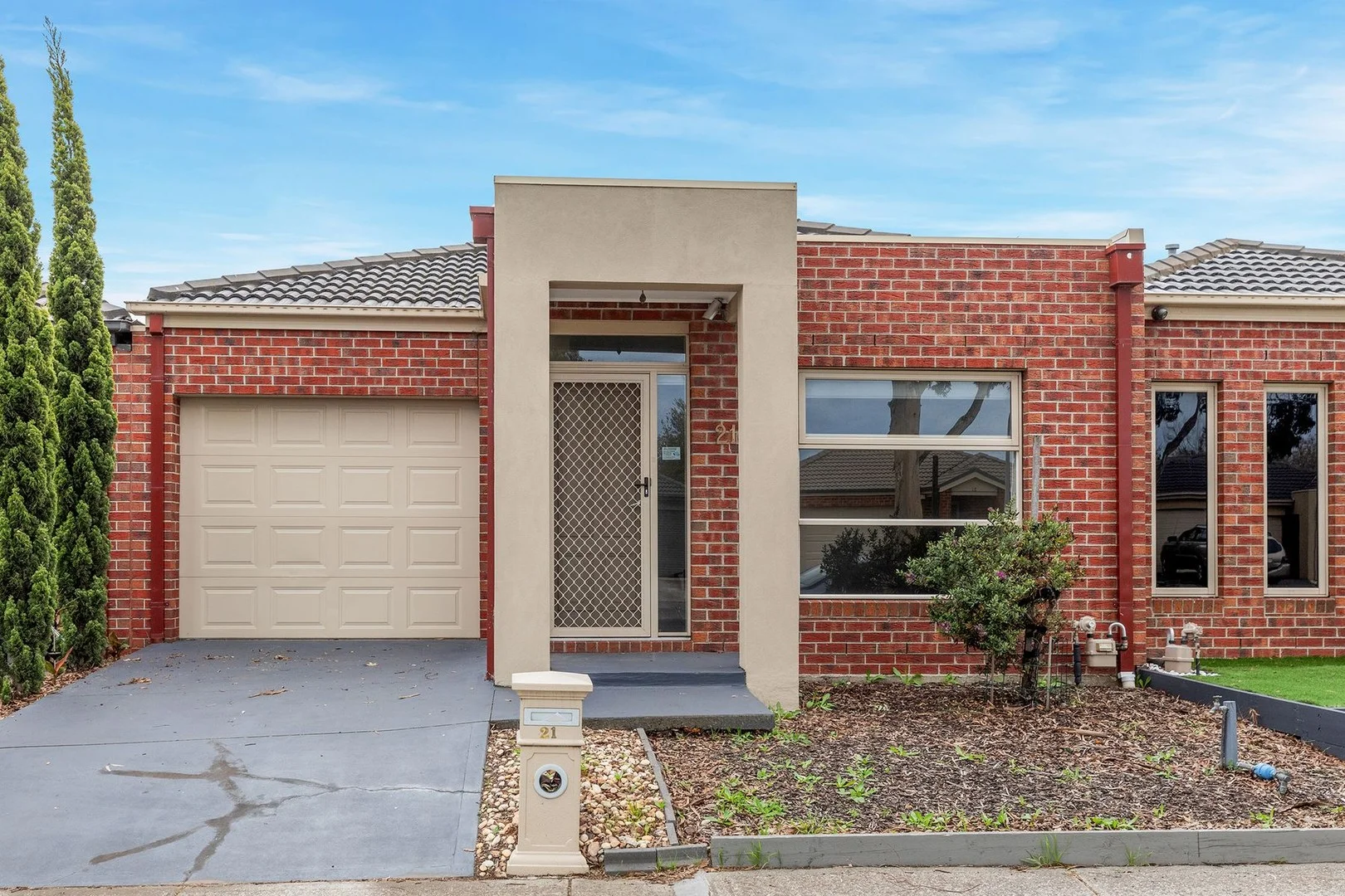 21 Hatchlands Drive, Deer Park VIC 3023