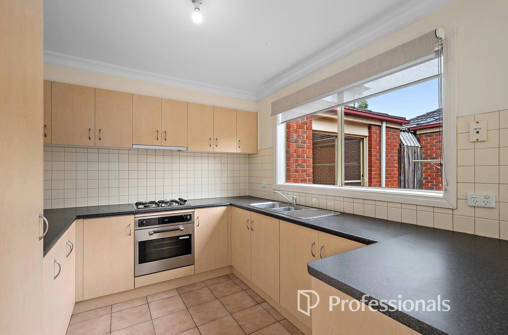 Additional image 5 of 2/8 Alfrick Road, Croydon VIC 3136