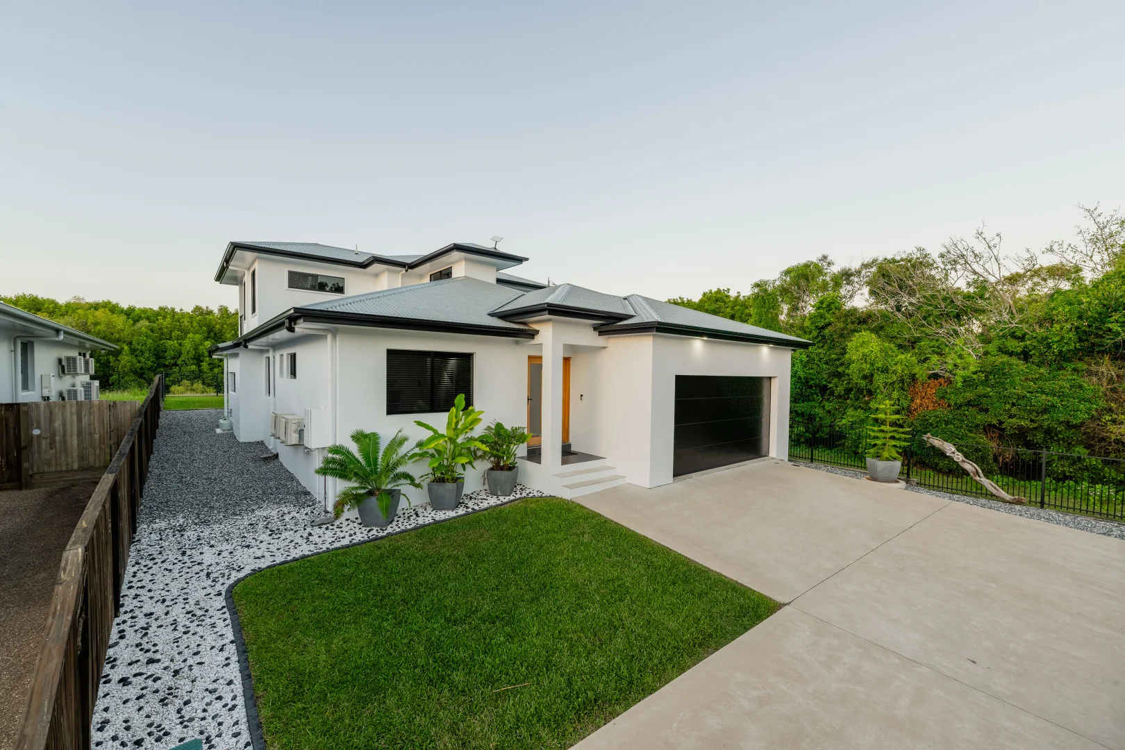 Additional image 2 of 28 Dune Parade, Bushland Beach QLD 4818