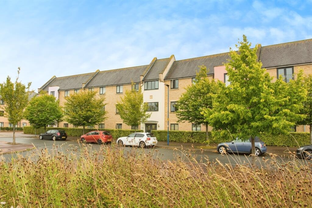 2 Bed Flat, Ring Fort Road, CB4, N1 7GU