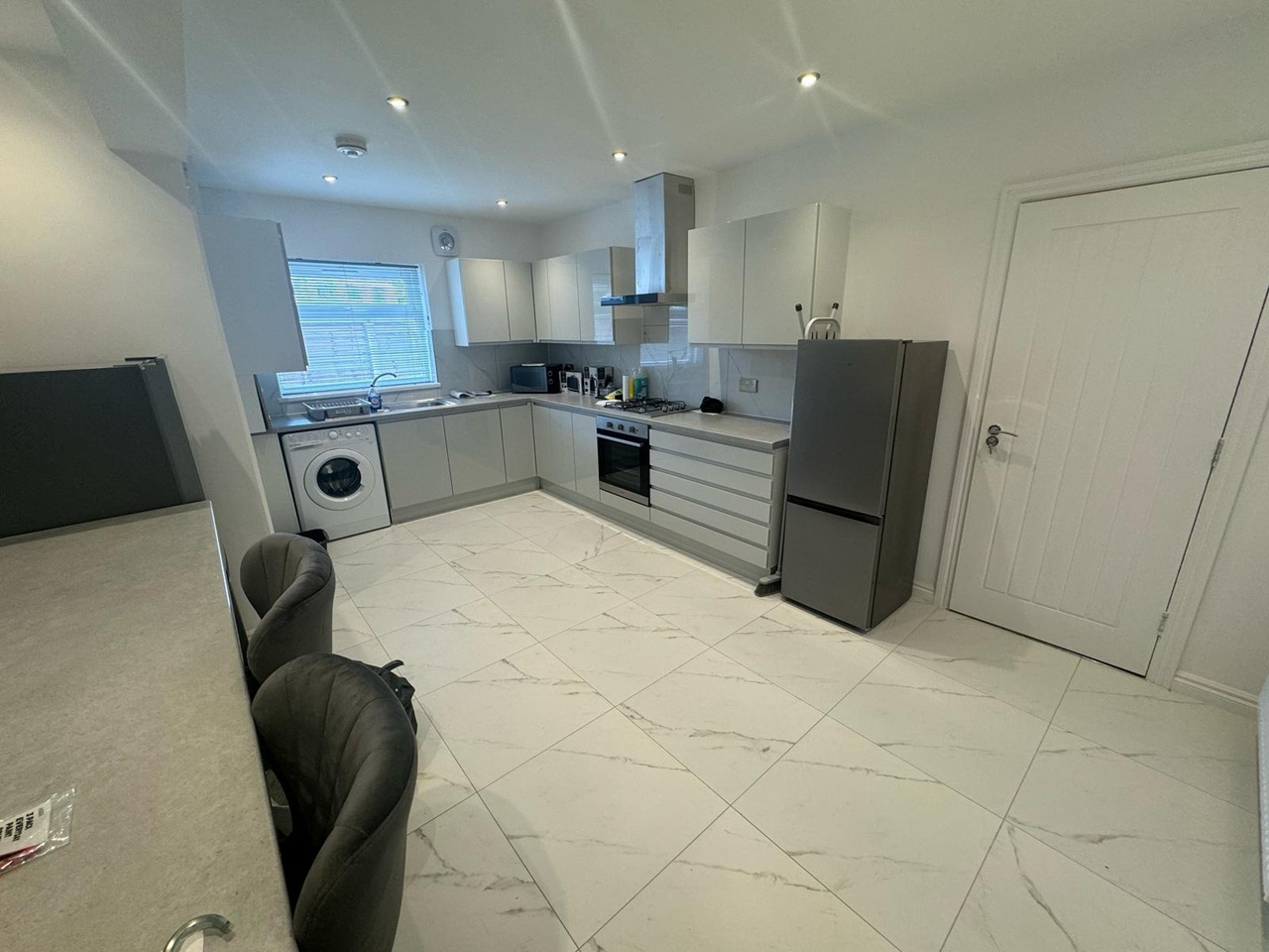 5 Bed Semi-Detached House, Sheriff Avenue, CV4, N1 7GU