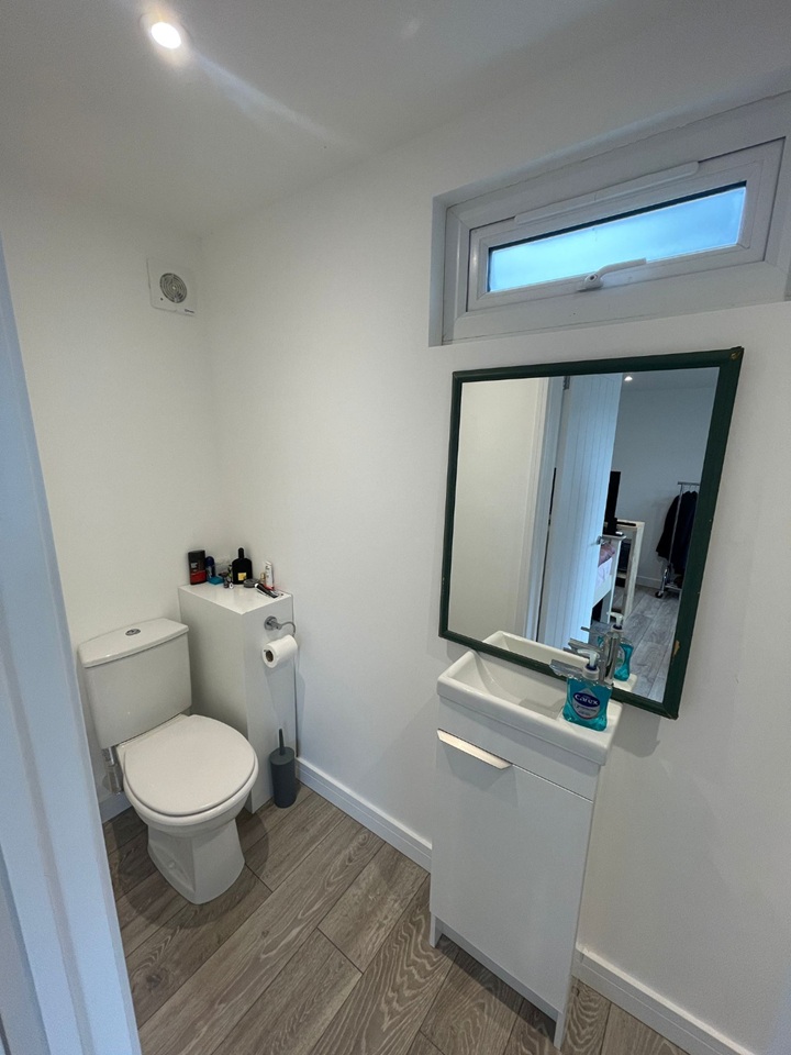 Studio Flat, Wolsey Way, CB1, N1 7GU photo 3