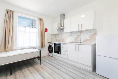 Callcott Road, London NW6, Studio to rent