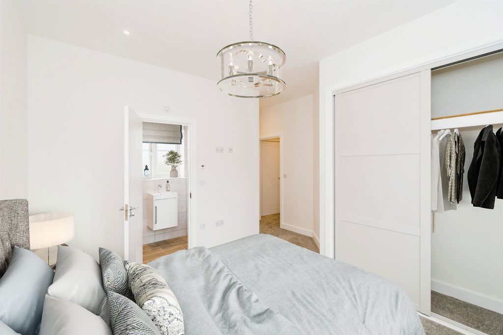 Additional image 8 of 4 bed detached house for saleEmbley Lane, East Wellow, Romsey SO51