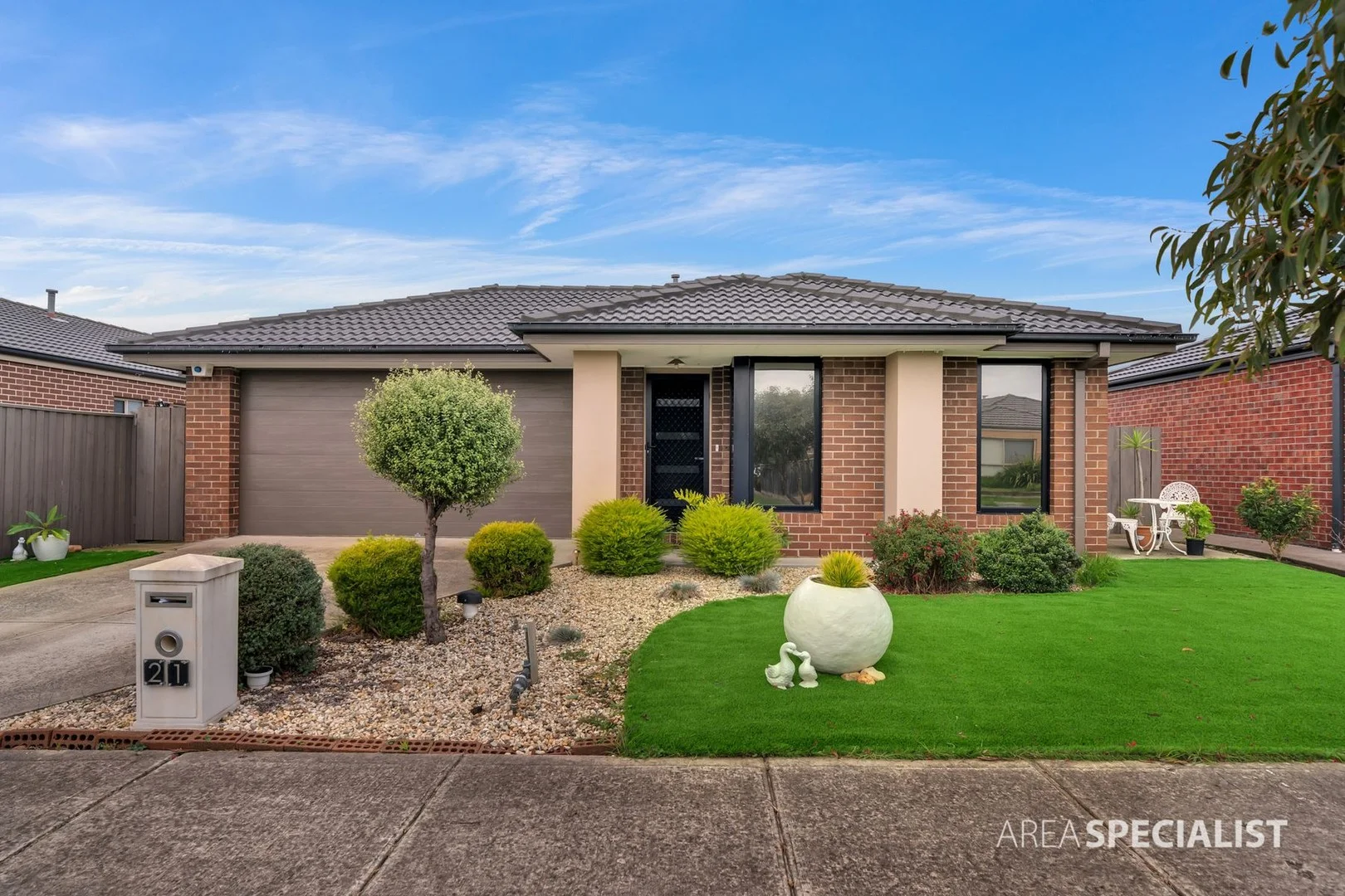 21 Valencia Circuit, Cranbourne VIC 3977