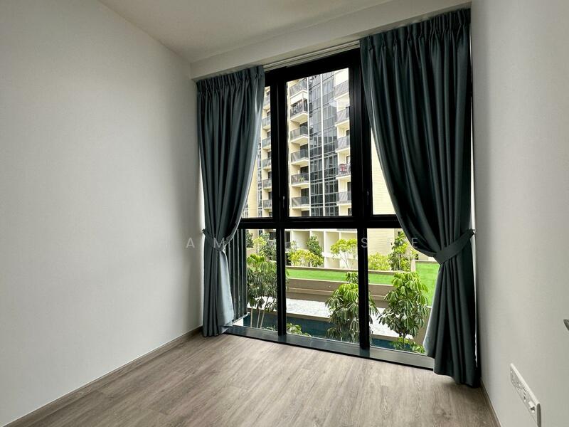 Additional image 14 of 86 Compassvale Bow