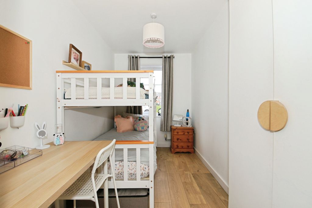 Additional image 10 of 2 bed flat for saleMolyneux Square, Peterborough PE7