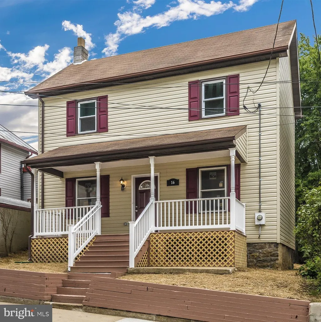 16 Virginia Avenue, Brunswick, MD 21716
