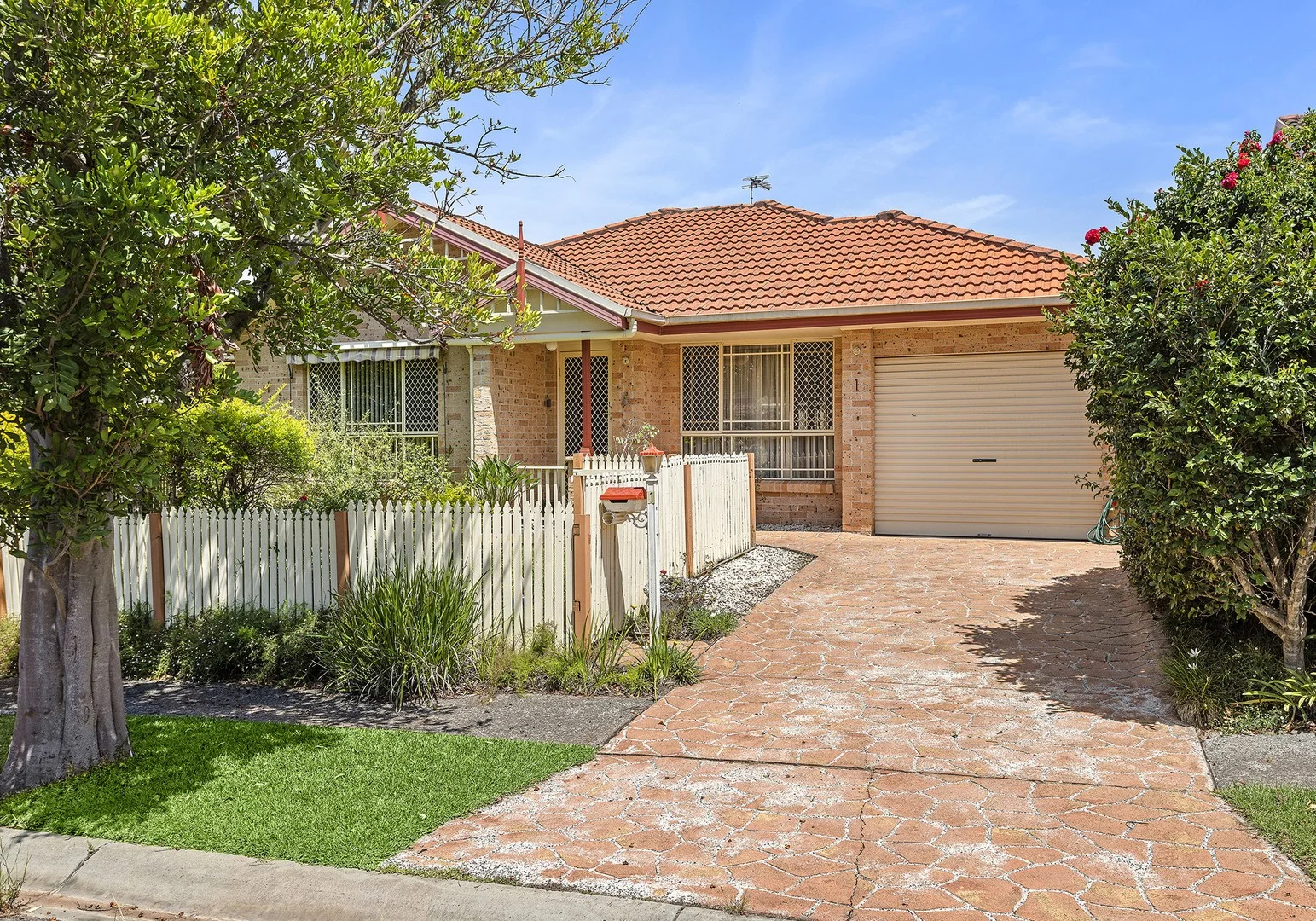 1 Durras Close, Flinders NSW 2529