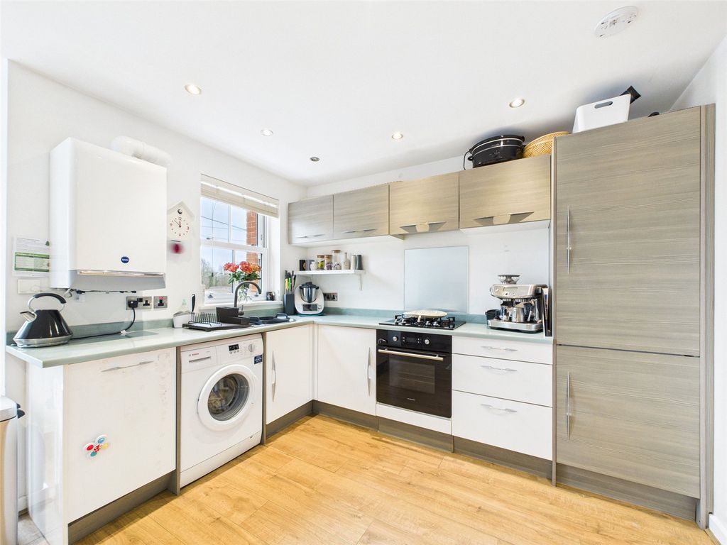 Additional image 4 of 2 bed flat for saleFernleigh Road, Wadebridge, Cornwall PL27