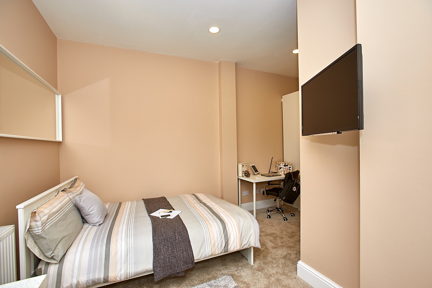 Additional image 3 of Studio Flat, Warwick Row, CV1, N1 7GU