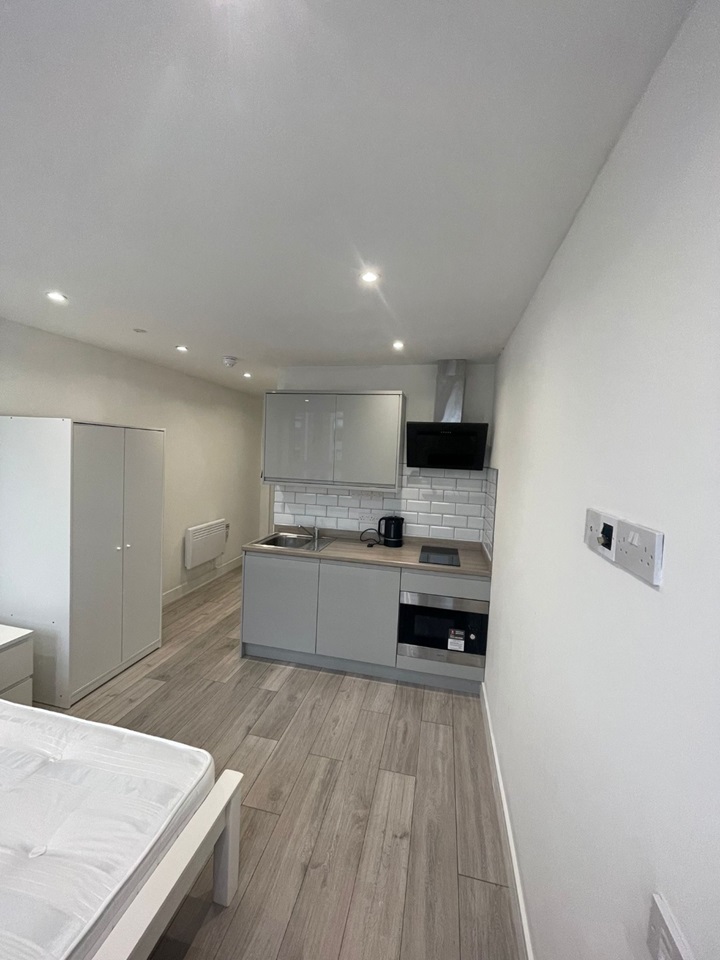 Additional image 5 of Studio Flat, Queens Road, CV1, N1 7GU