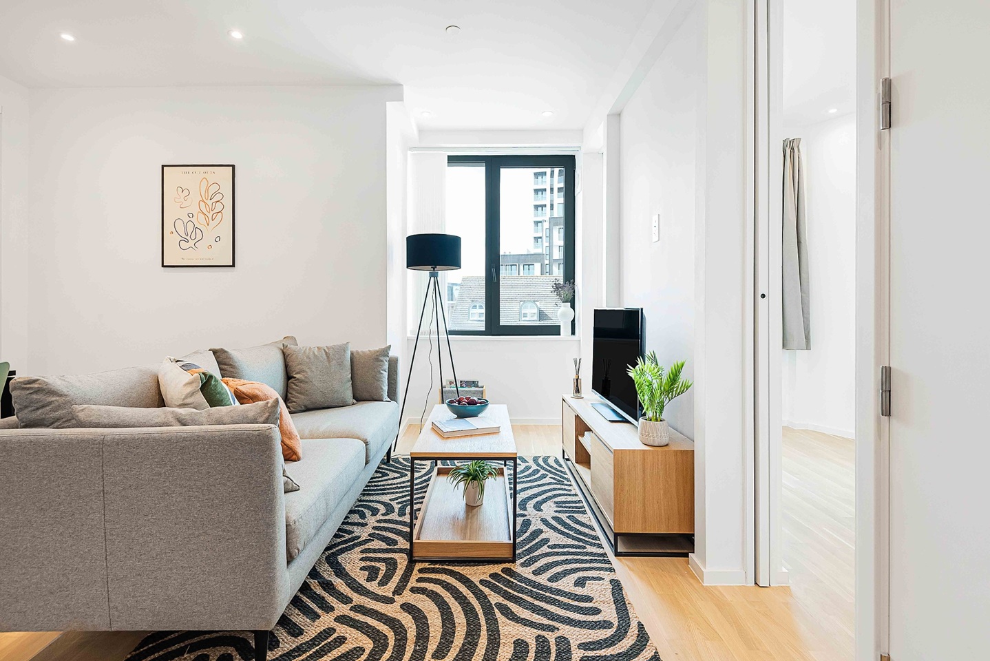 2 Bed Flat, Gravity Royal Heights, RG1, N1 7GU photo 3