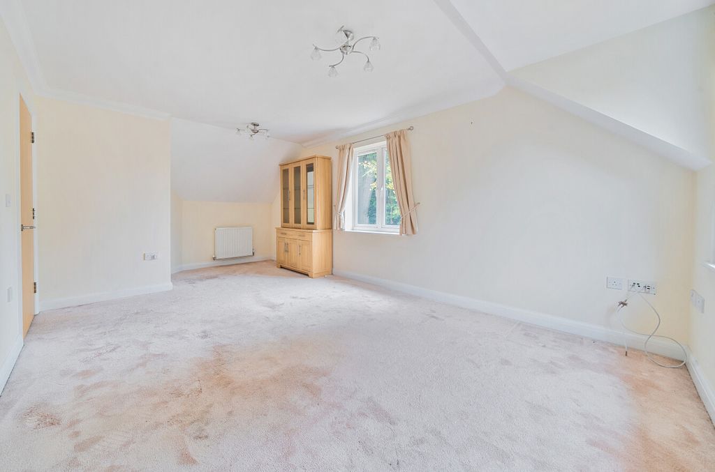Additional image 4 of 2 bed flat for saleLower Lane, Bishops Waltham, Southampton, Hampshire SO32