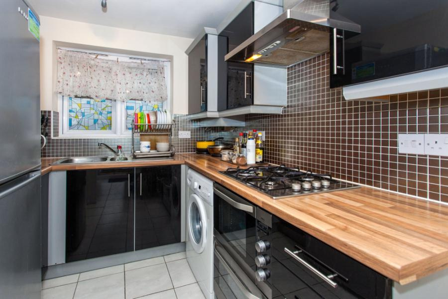 2 Bed Semi-Detached House, Rosehip Road, CB4, N1 7GU photo 2