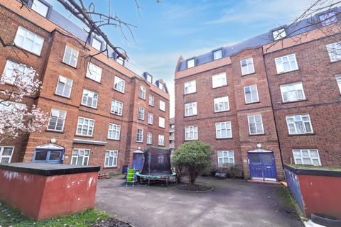 Cazenove Road, London N16