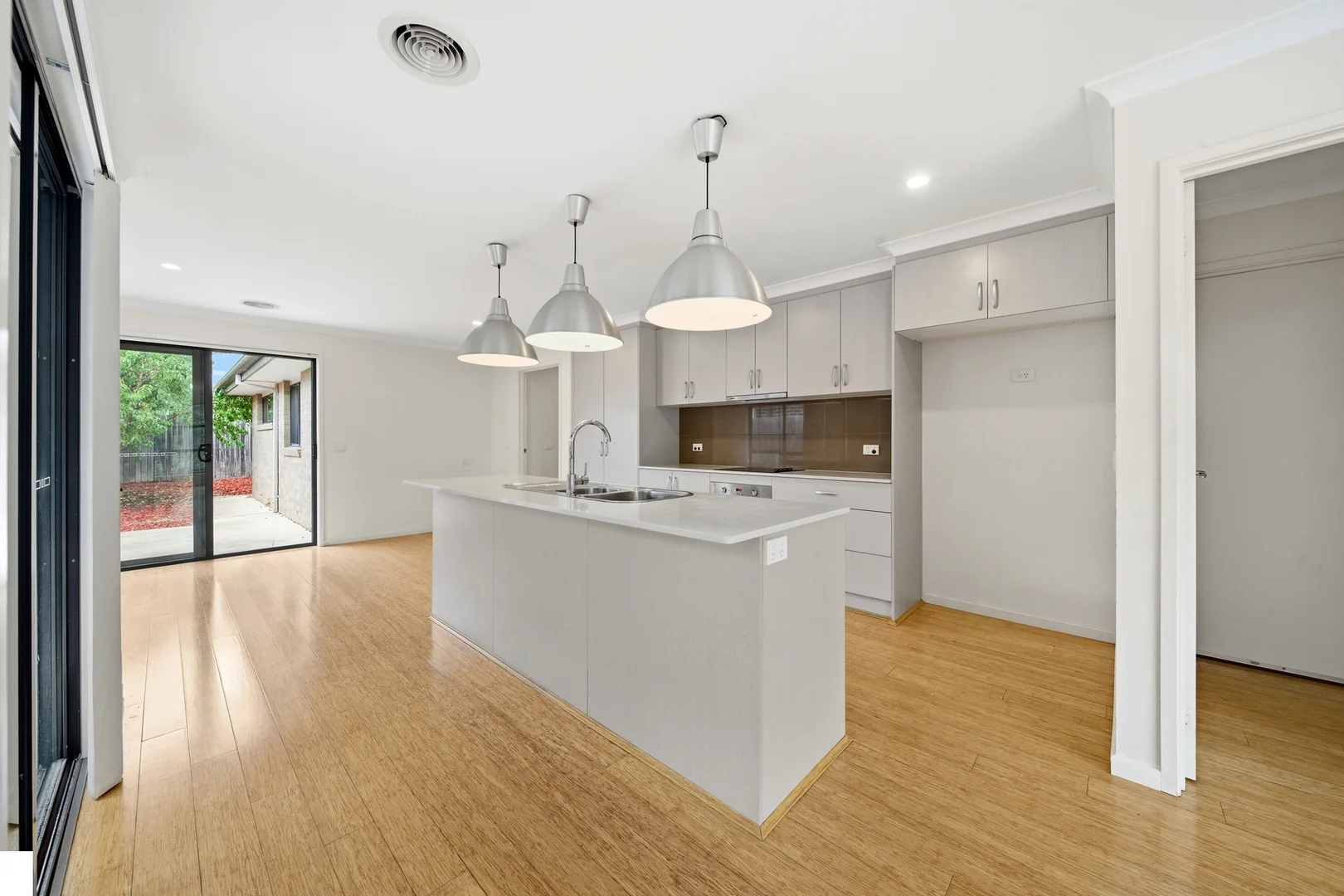 15 Leslie Dwyer Street, Forde ACT 2914 photo 3