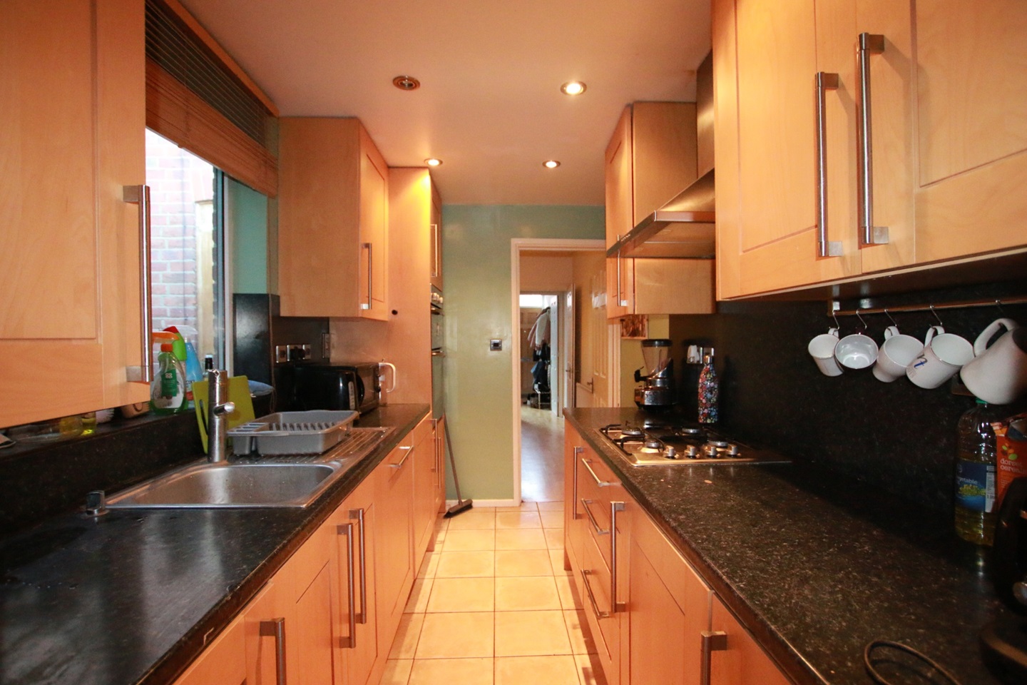 3 Bed Terraced House, Blenheim Gardens, RG1, N1 7GU