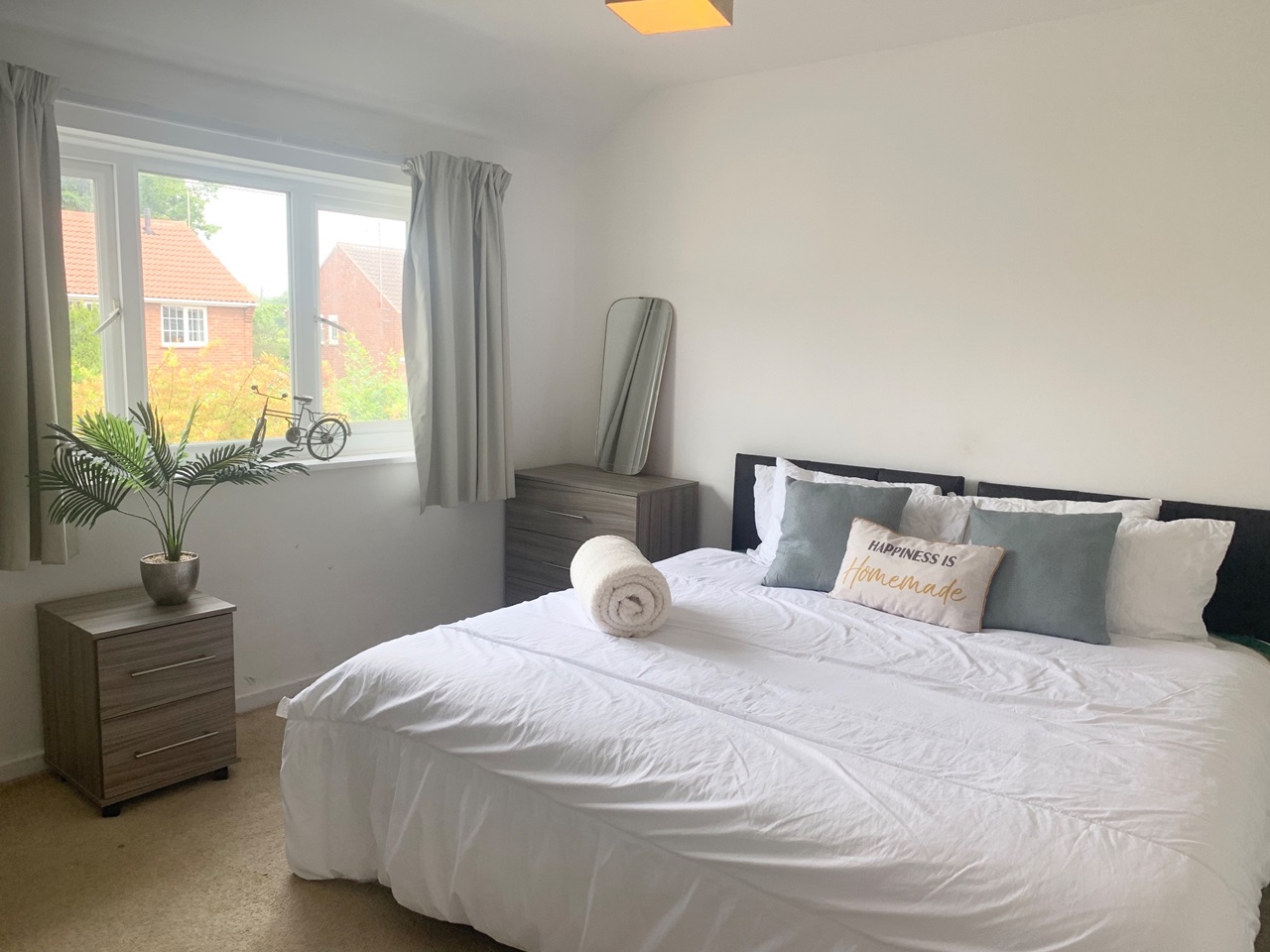 4 Bed Semi-Detached House, Long Reach Road, CB4, N1 7GU photo 3