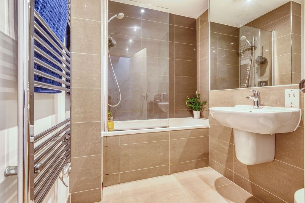Additional image 18 of 2 bed flat for saleE005 Nightingale House, College Gardens, St Helier JE2