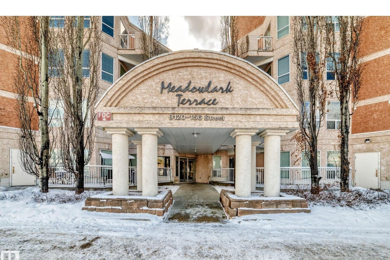9120 156 Street, Edmonton, AB, T5R 1Y8