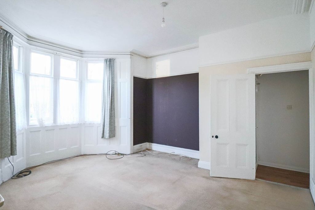 Additional image 3 of 2 bed flat for saleSevern Avenue, South Ward BS23