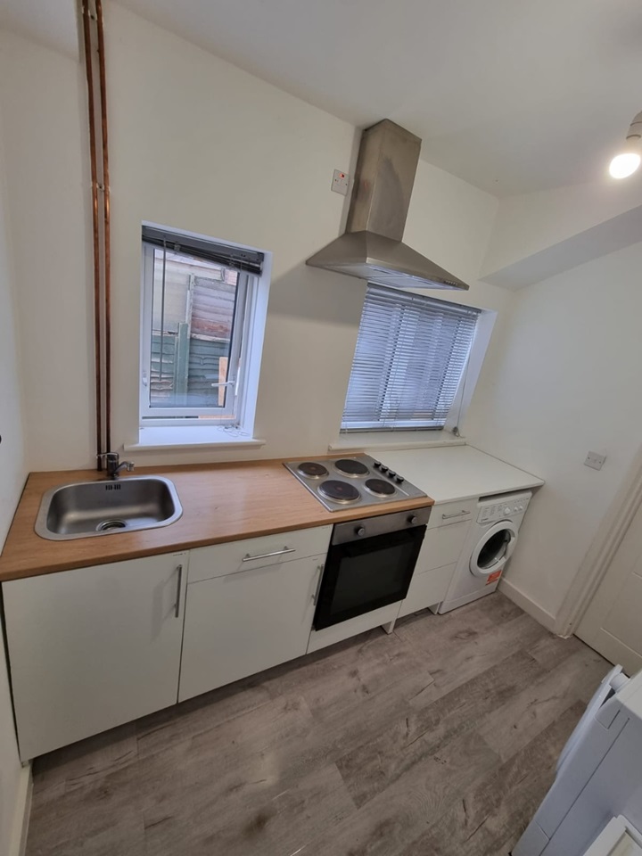Additional image 4 of Room in a Shared House, Tilehurst Road, RG30, N1 7GU