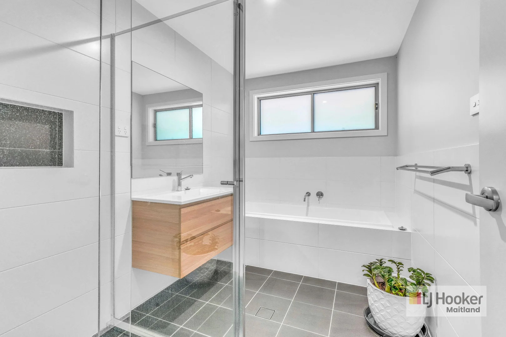 Additional image 10 of 29 Stirling Crescent, Fletcher NSW 2287