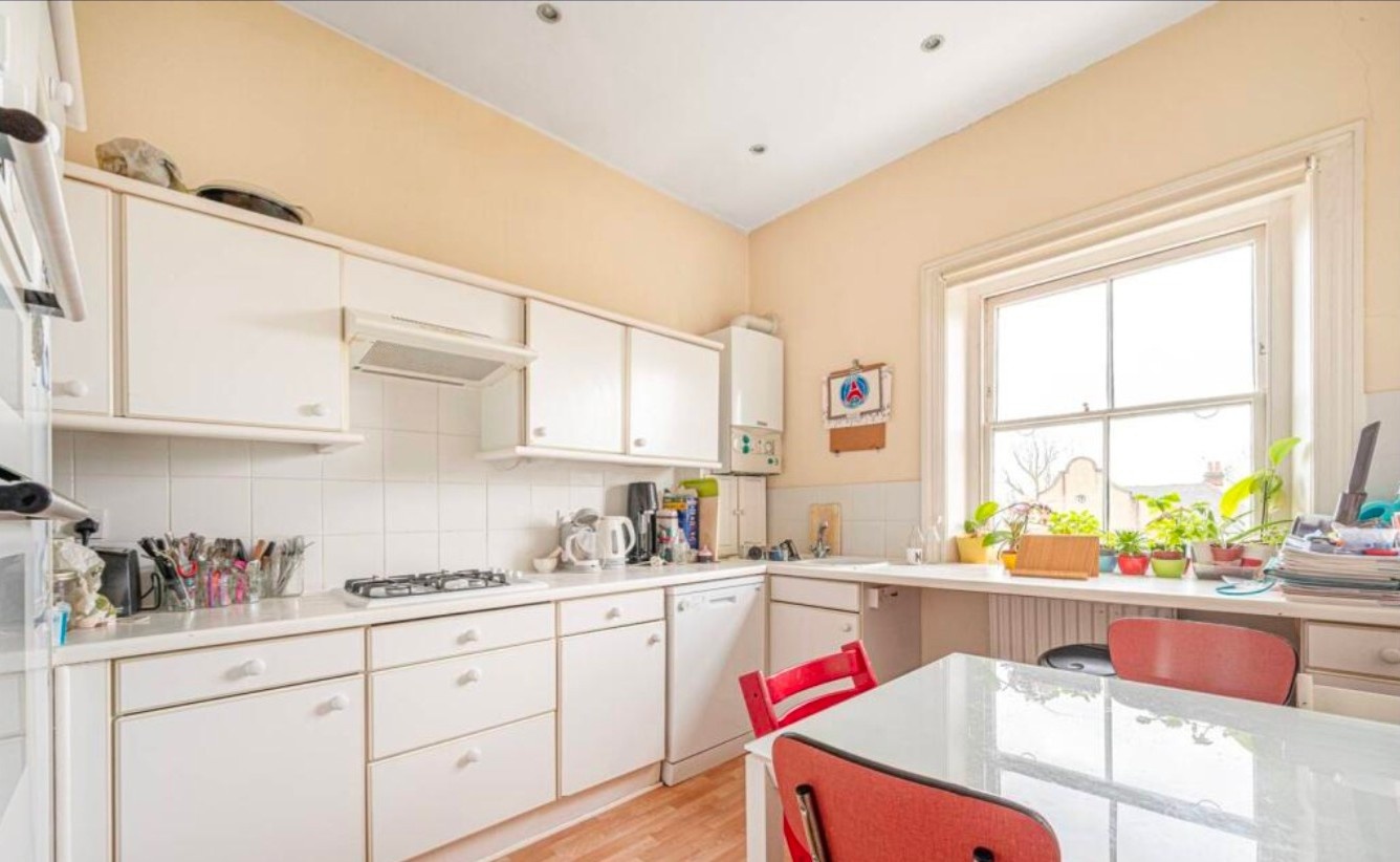 4 Bed Flat, Lyndhurst Road, NW3, N1 7GU photo 2