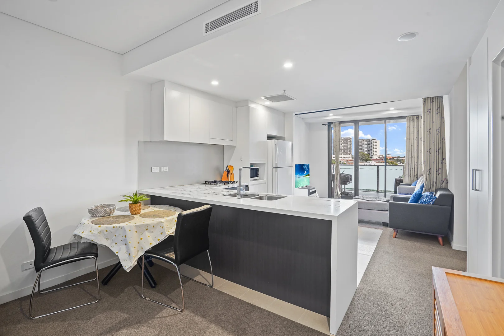 Additional image 3 of 606/5-7 Northumberland Road, Auburn NSW 2144