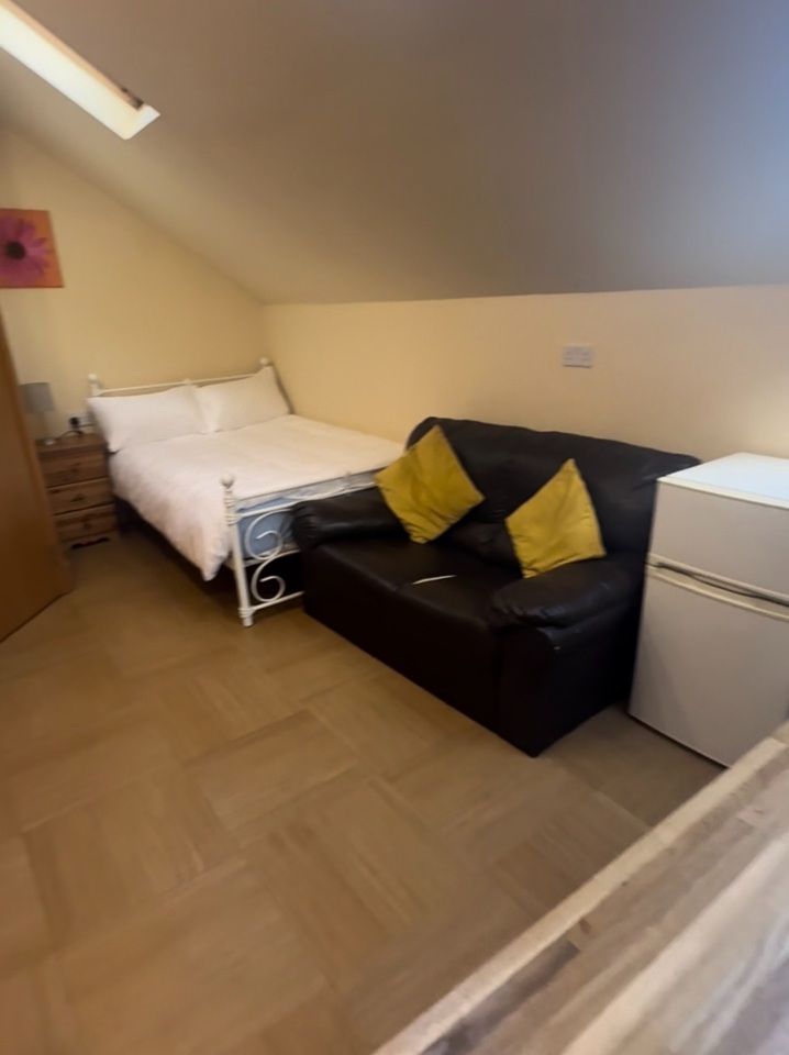 Additional image 2 of Studio Flat, Queens Road, CV1, N1 7GU