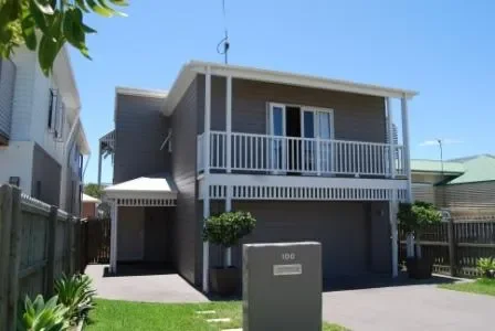 100 Melville Terrace, Manly QLD 4179