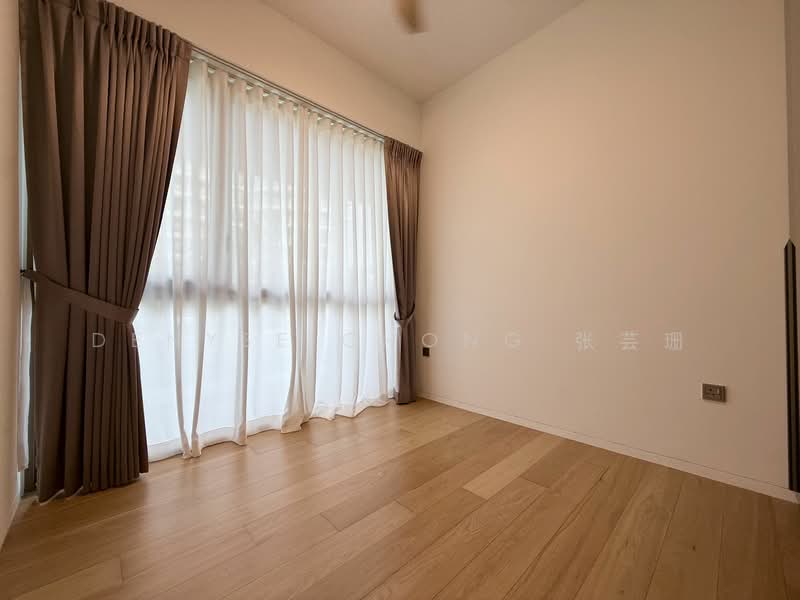 10 Harbourfront Avenue photo 3
