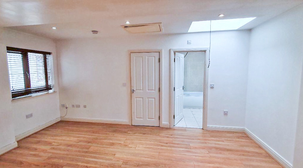 1 Bed Flat, Saffron Lane, LE2, N1 7GU photo 5
