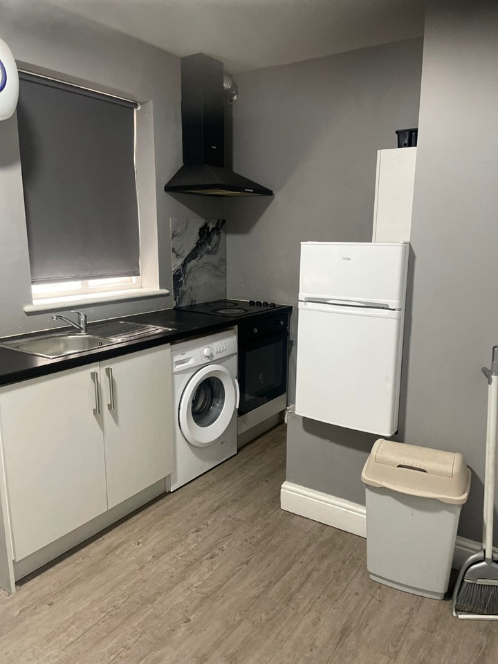 Additional image 3 of Studio Flat, Laud Close, RG1, N1 7GU