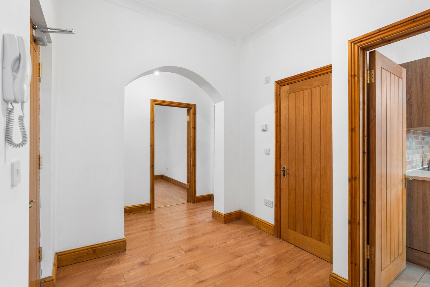 3 Bed Flat, Wellington Road, BN2, N1 7GU photo 2