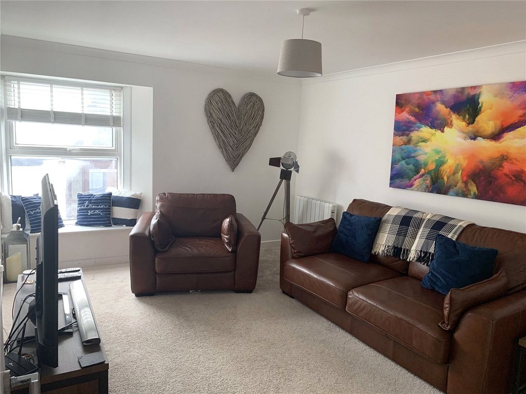 Additional image 6 of 1 bed flat for saleFlat 5, Dunmore Apartments, Warren Street, Tenby, Pembrokeshire SA70