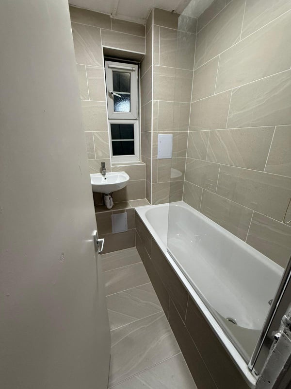 Room in a Shared Flat, Vallance Road, E1, N1 7GU photo 3