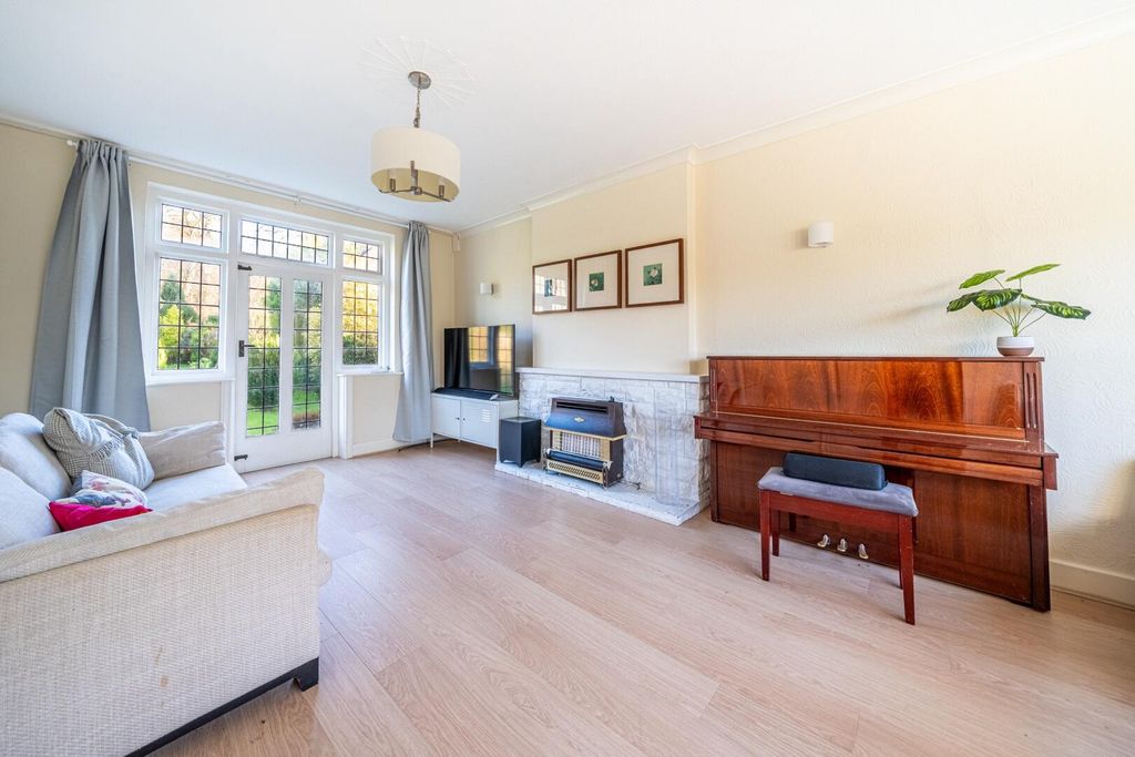 Additional image 3 of 4 bed detached house for saleParkside, Nottingham NG8
