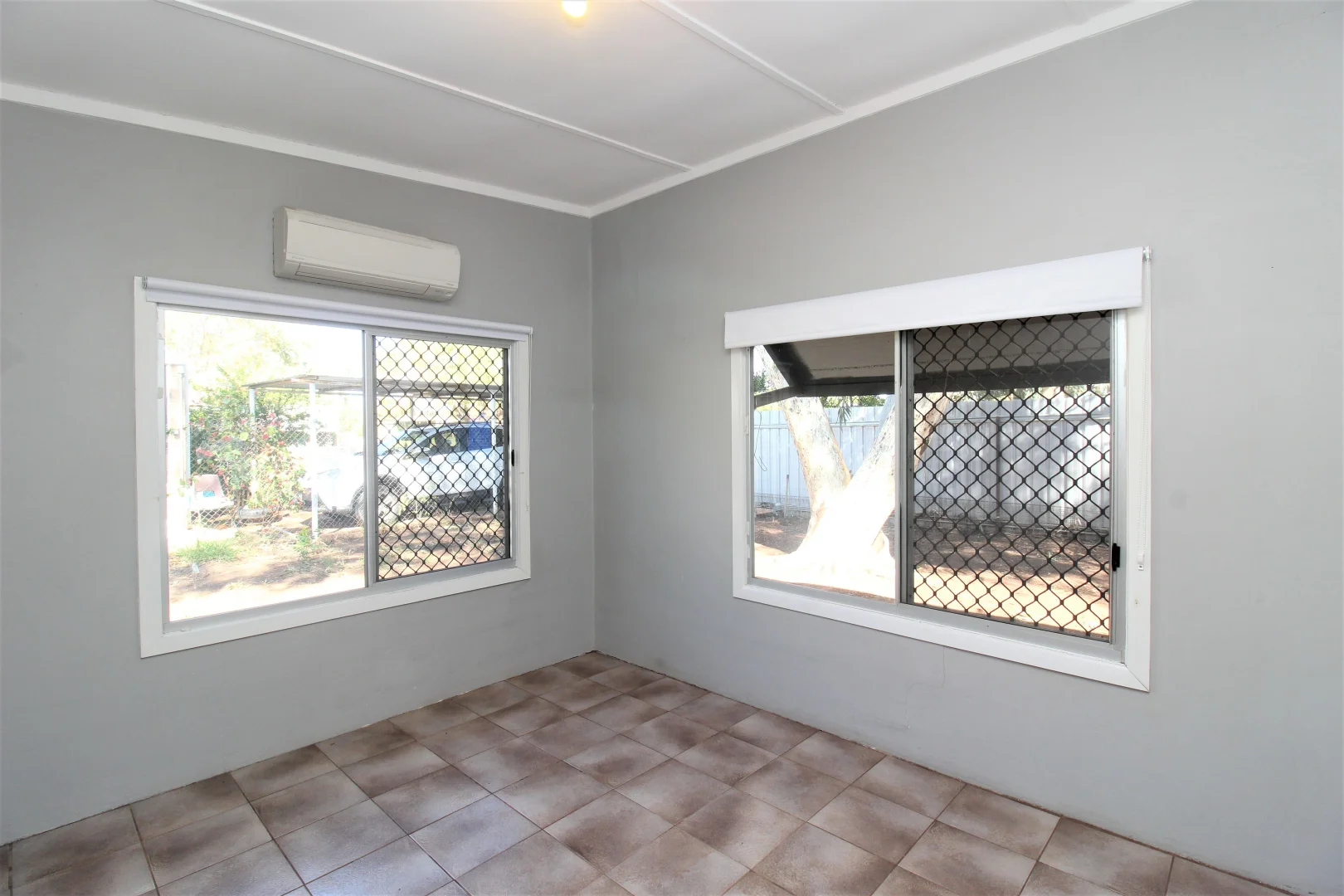 Additional image 2 of Unit 1/158 Simpson St, Mount Isa QLD 4825