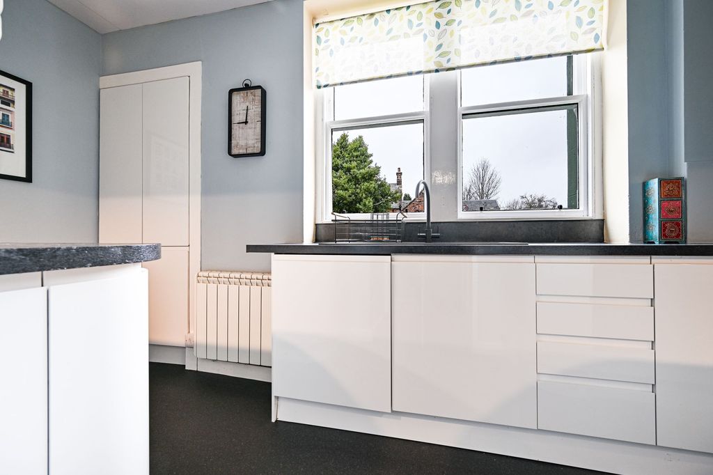 Additional image 9 of 3 bed flat for saleUpper Davaar, 75 High Street, Biggar ML12