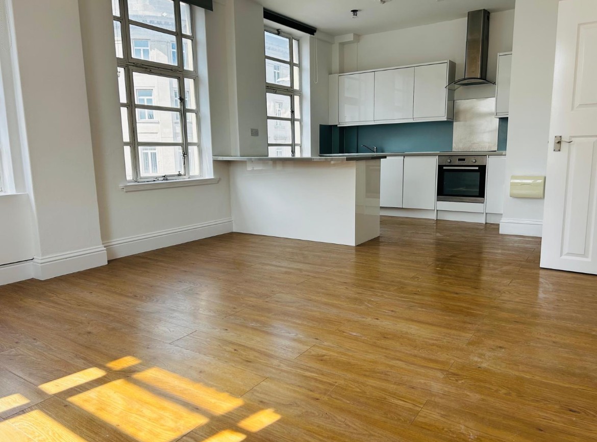 1 Bed Flat, West Street, BN1, N1 7GU