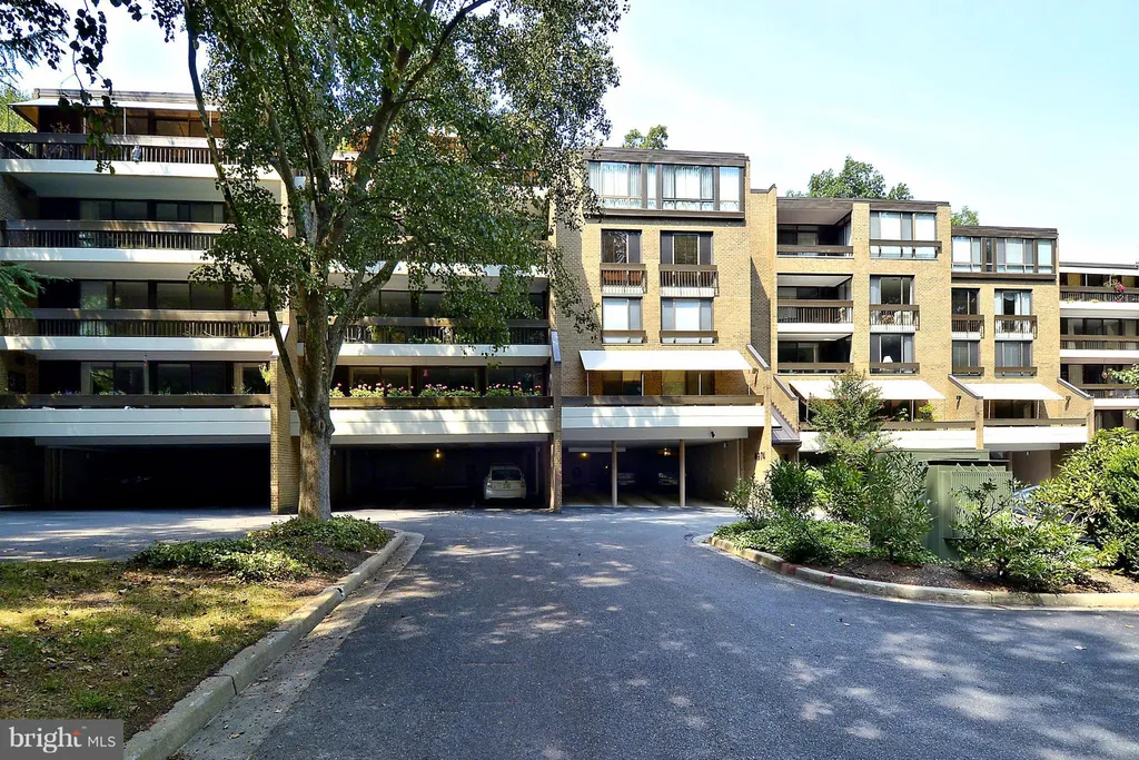 4974 Sentinel Drive Unit 13-104, Bethesda, MD 20816