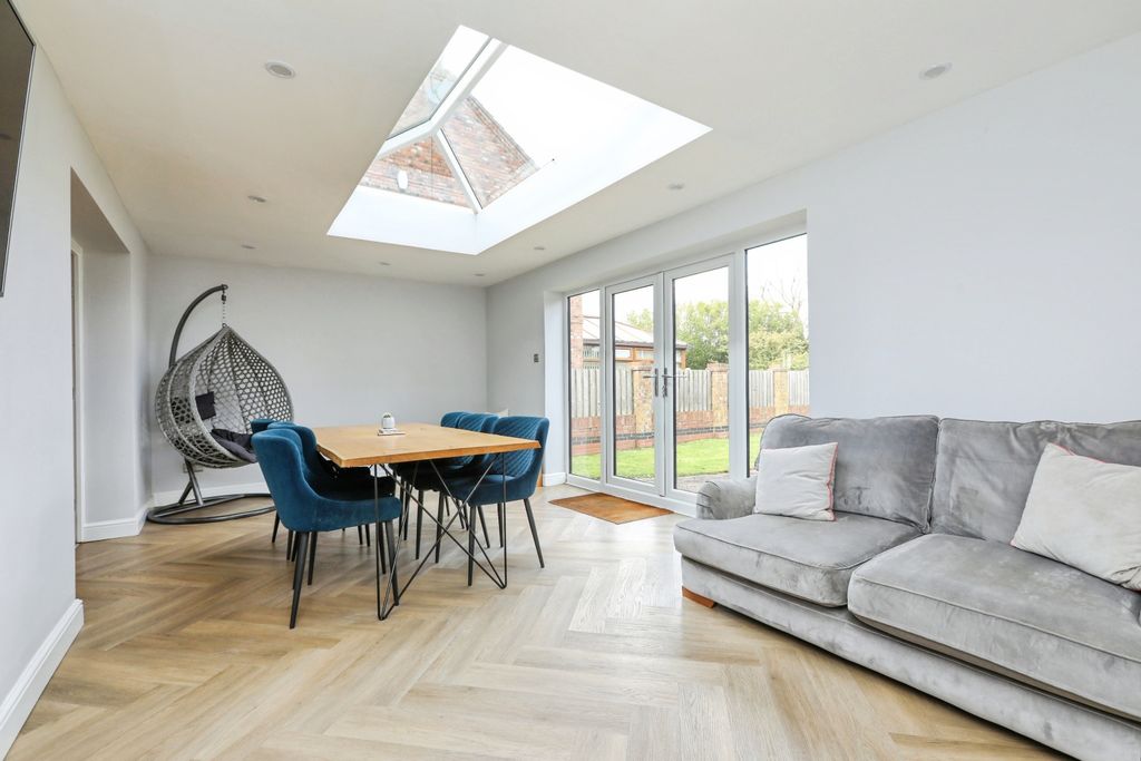 Additional image 2 of 4 bed detached house for saleDoncaster Road, Westwoodside, Doncaster DN9