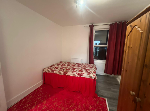High Street, London NW10, Room to rent
