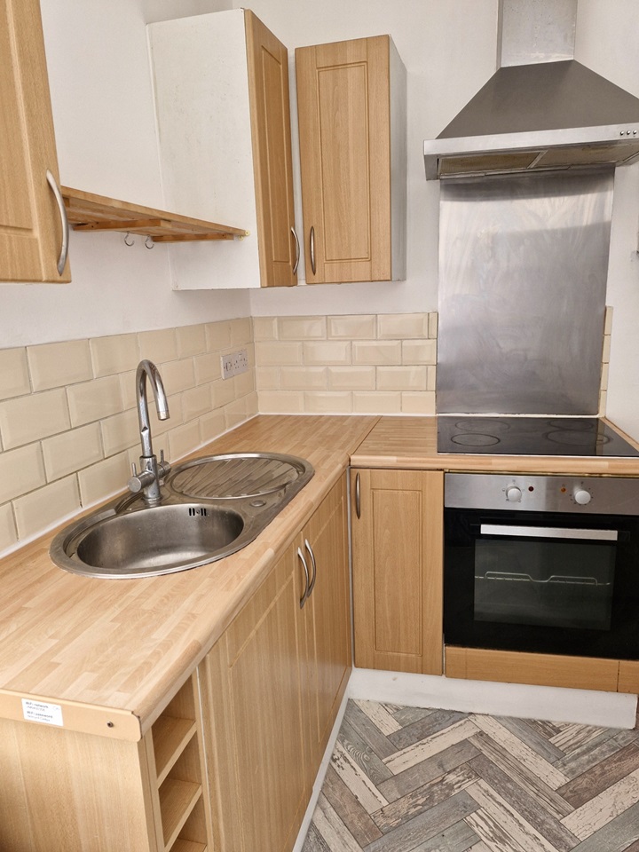 2 Bed Flat, Kimberley Road, BN2, N1 7GU photo 5