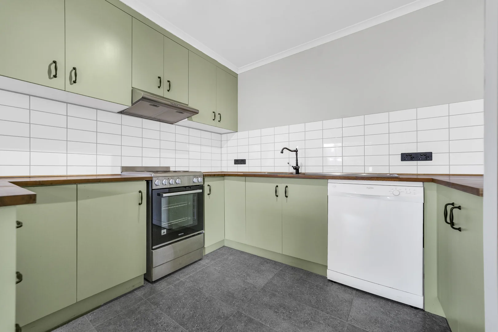 Additional image 4 of 1/11 Lorikeet Lane, Lara VIC 3212