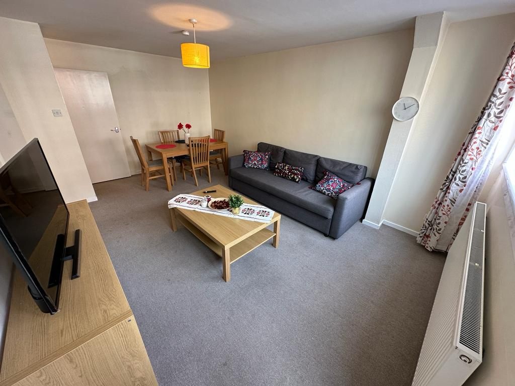 3 Bed Flat, The Triangle, EC1V, N1 7GU photo 4