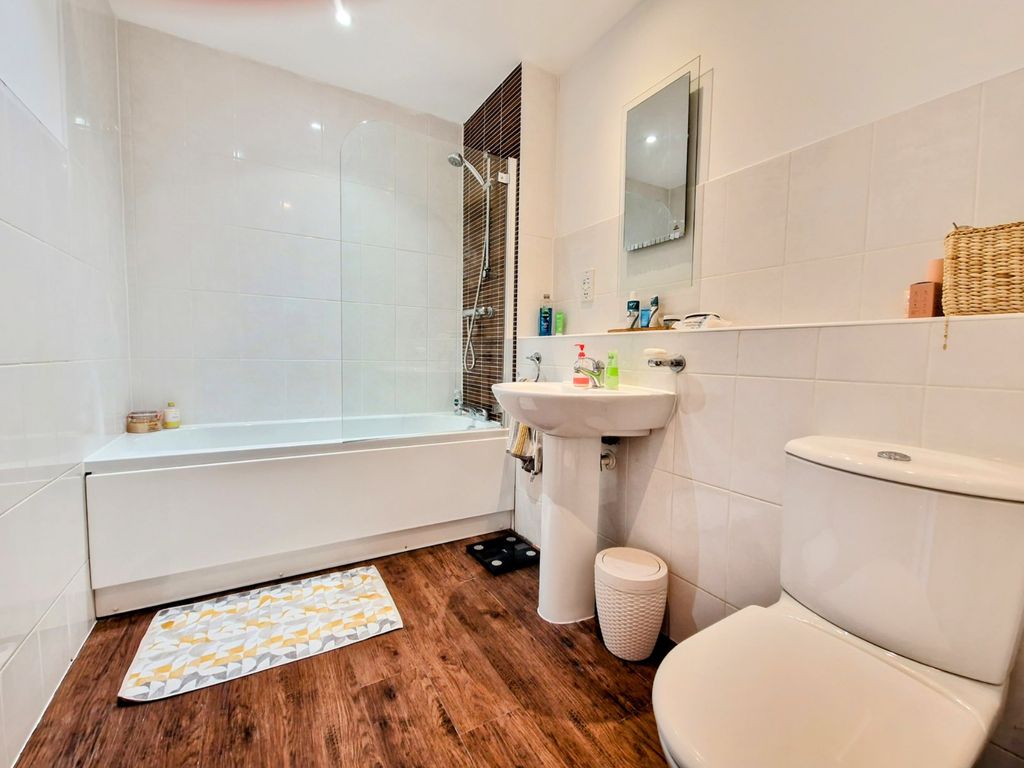 Additional image 9 of 2 bed flat for saleMain Street, Dickens Heath, Shirley, Solihull B90