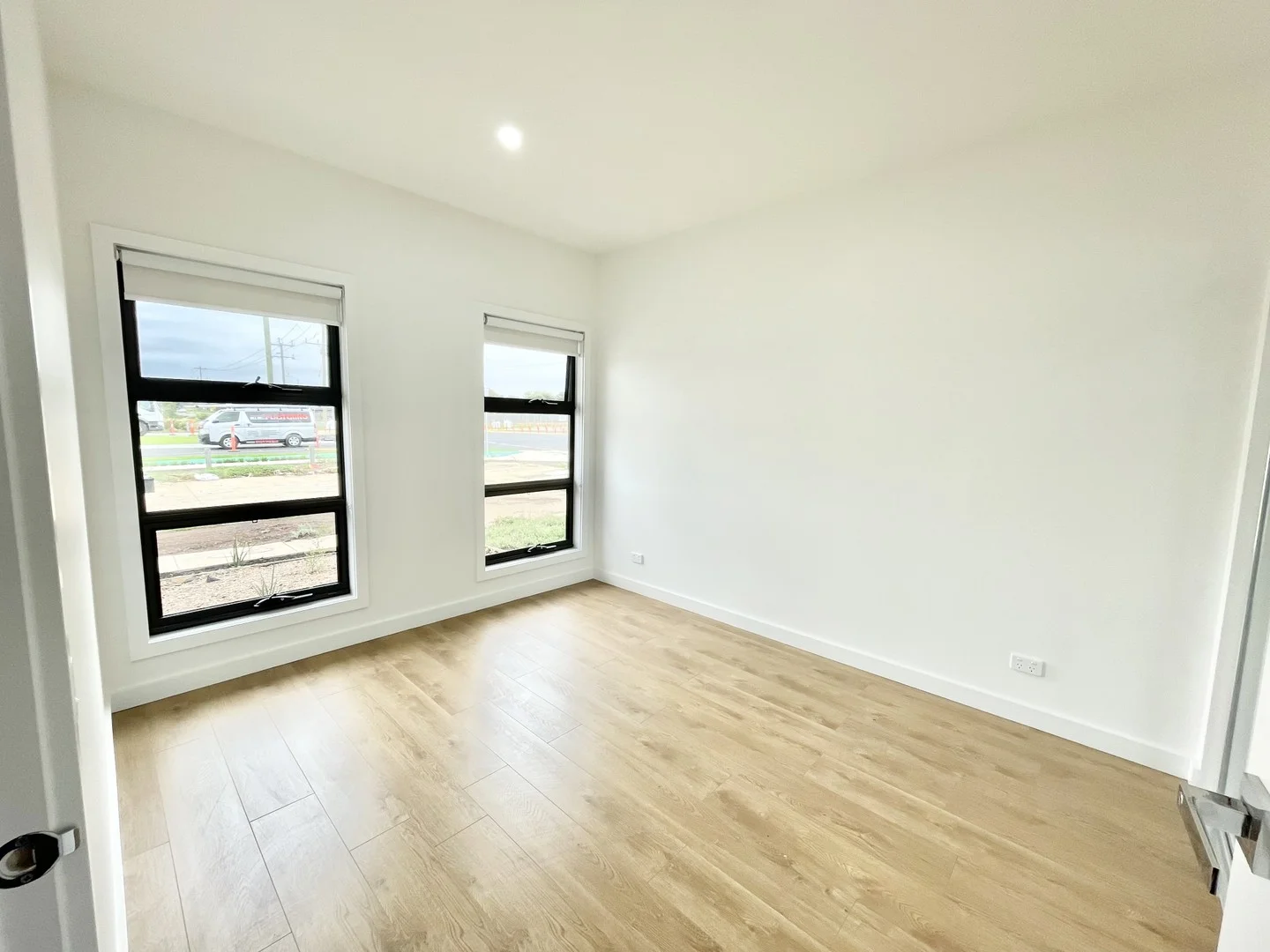 8 Elvira Place, Deanside VIC 3336